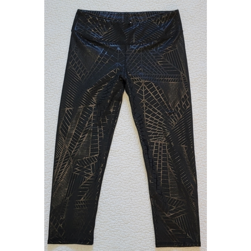 Fabletics Define Mid-Rise Capri
